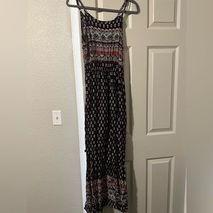 Very cute maxi dress. Fresh material perfect for spring and summer